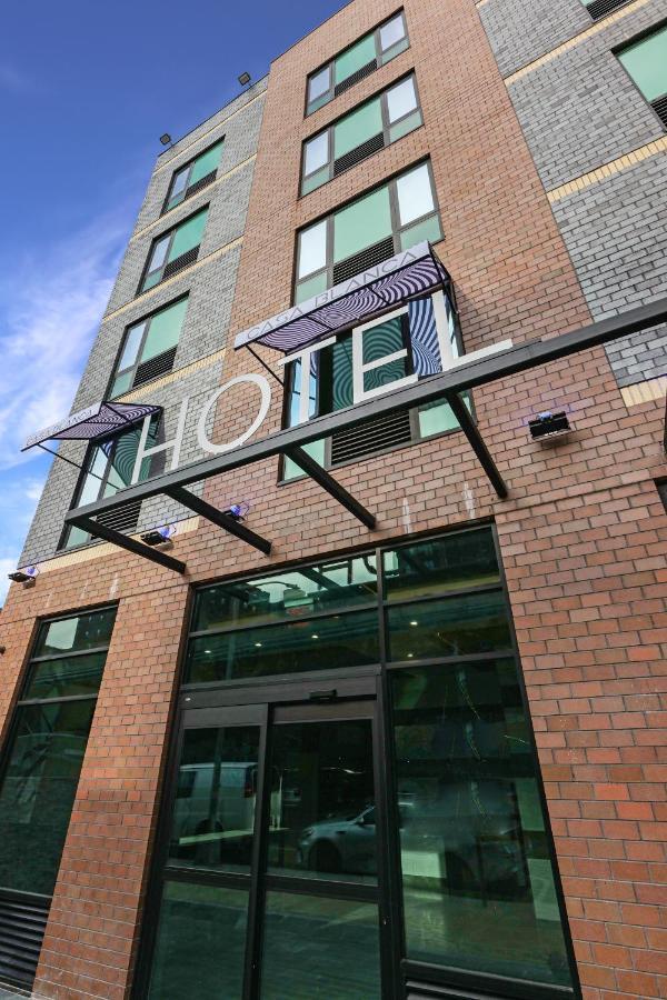 Casa Blanca Hotel Brooklyn New York Exterior photo