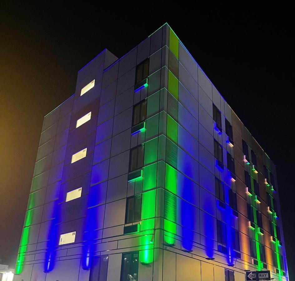 Casa Blanca Hotel Brooklyn New York Exterior photo